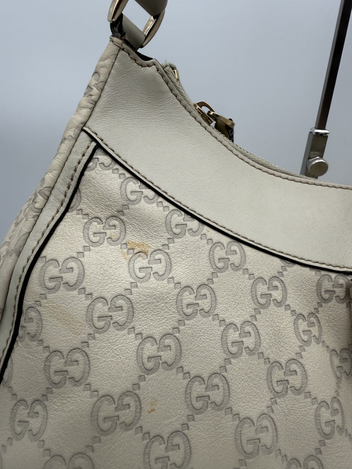 Gucci Abbey Hobo — Cream Guccissima