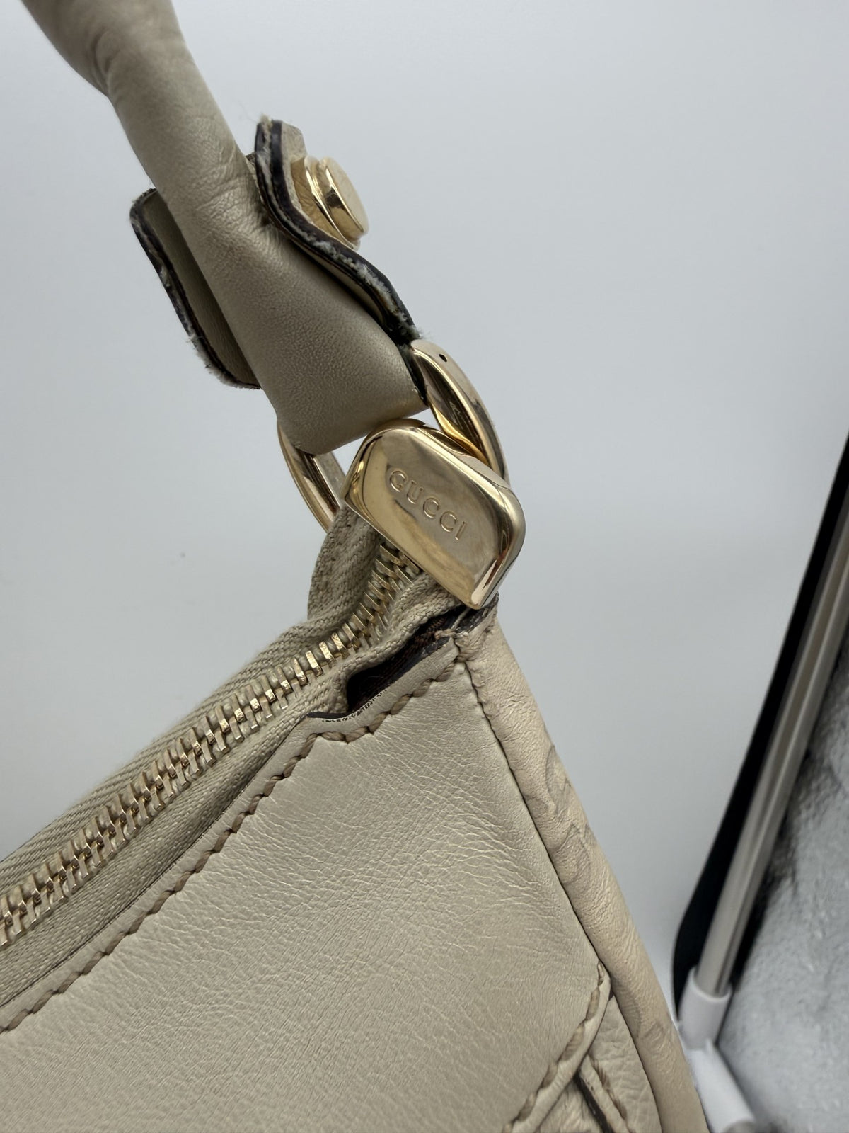 Gucci Abbey Hobo — Cream Guccissima