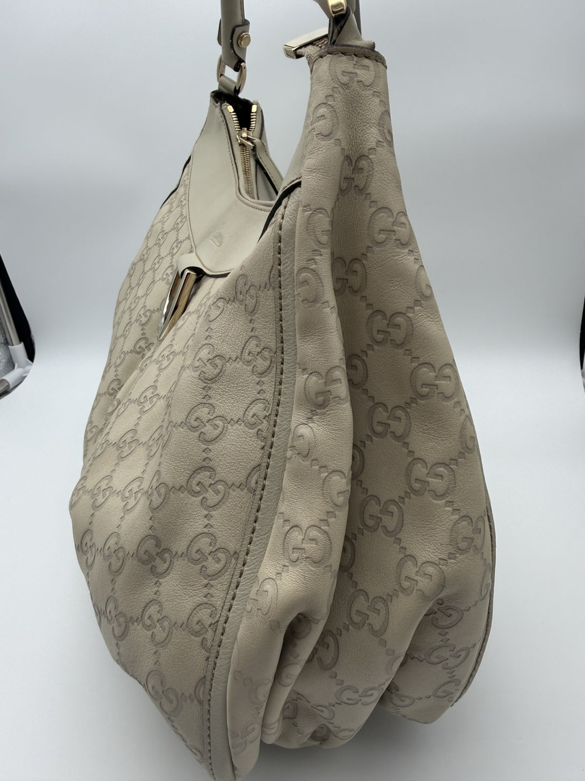 Gucci Abbey Hobo — Cream Guccissima
