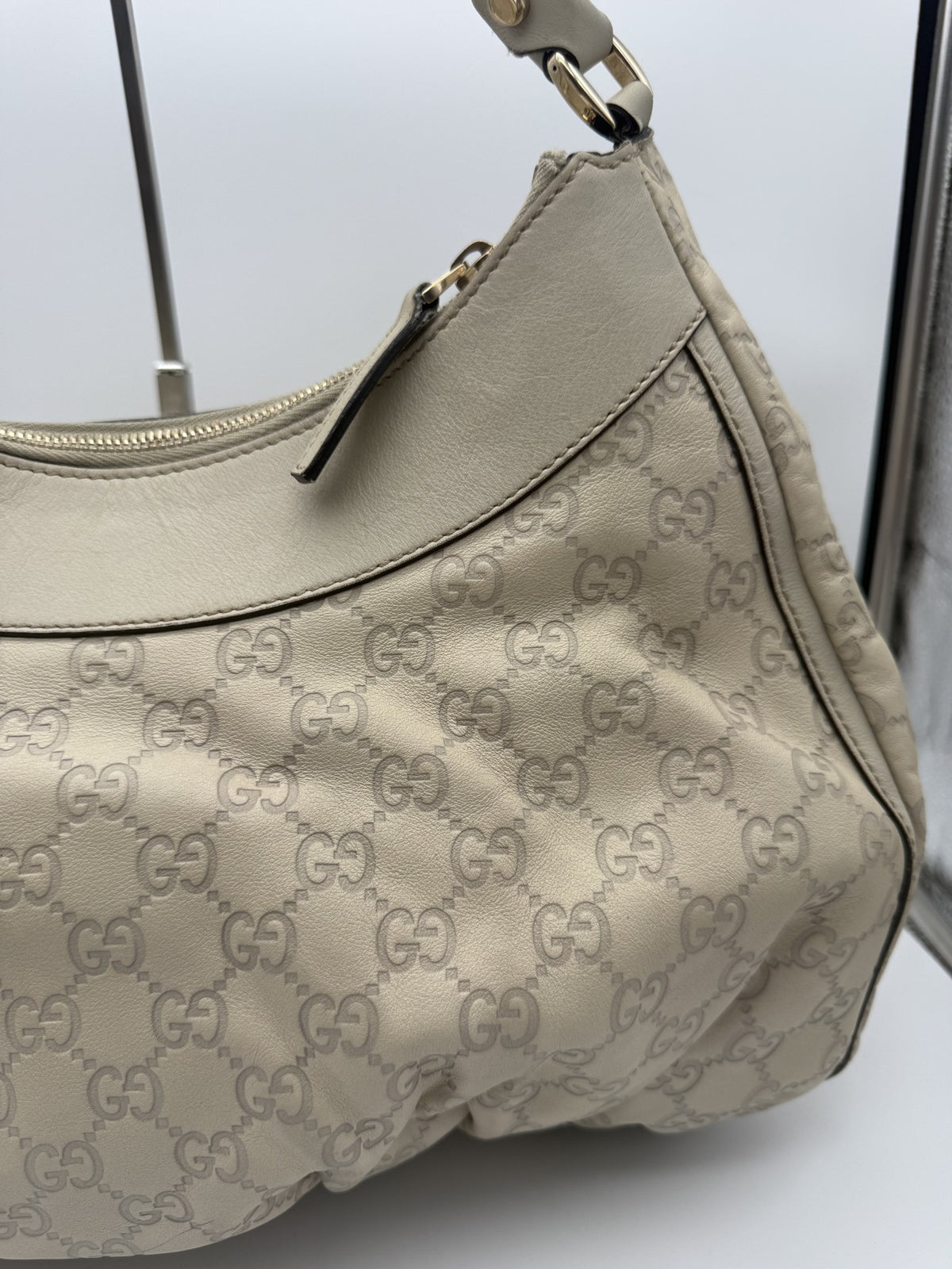 Gucci Abbey Hobo — Cream Guccissima